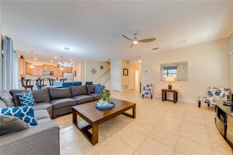 Casa en venta en Davenport, Florida, 6 dormitorios, 284.56 m2 № 1870618 - foto 11