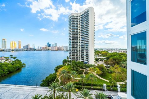 Condo in Aventura, Florida, 3 bedrooms  № 1762473 - photo 15
