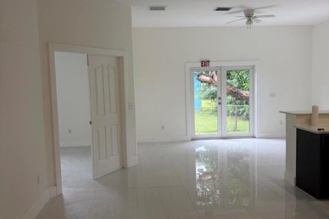 Villa ou maison à louer à Pompano Beach, Floride: 3 chambres, 160.81 m2 № 2406154 - photo 4