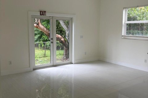 Villa ou maison à louer à Pompano Beach, Floride: 3 chambres, 160.81 m2 № 2406154 - photo 8