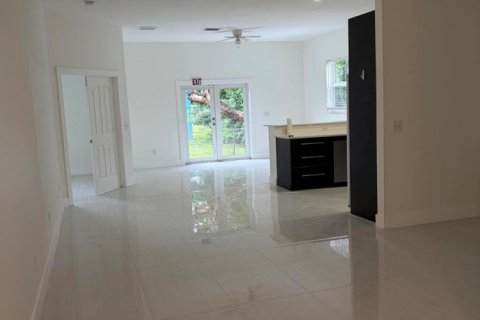Villa ou maison à louer à Pompano Beach, Floride: 3 chambres, 160.81 m2 № 2406154 - photo 6