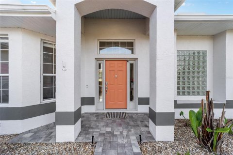 House in Beverly Hills, Florida 3 bedrooms, 149.67 sq.m. № 2204551 - photo 4