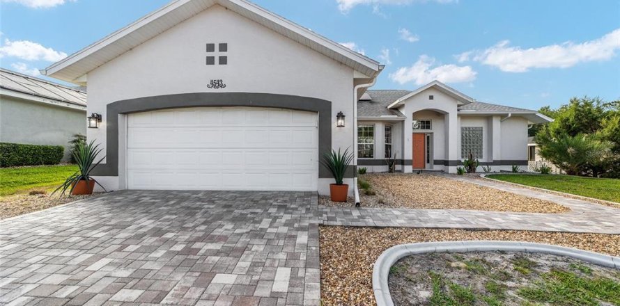 House in Beverly Hills, Florida 3 bedrooms, 149.67 sq.m. № 2204551