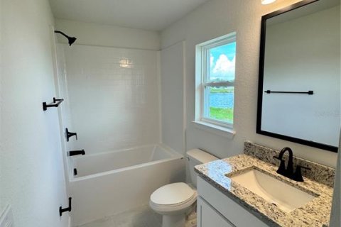 House in North Port, Florida 4 bedrooms, 204.38 sq.m. № 1525333 - photo 6