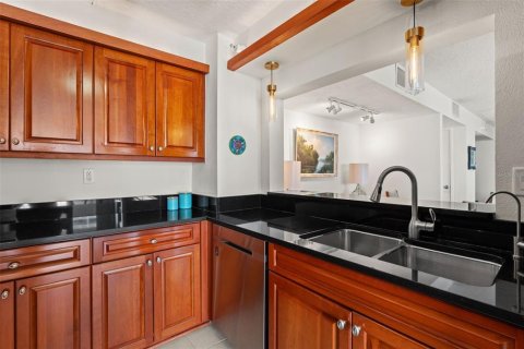 Copropriété à vendre à Tampa, Floride: 2 chambres, 139.73 m2 № 1899507 - photo 13