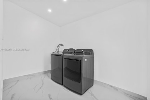 Villa ou maison à vendre à Miami, Floride: 3 chambres, 119.57 m2 № 2003907 - photo 30