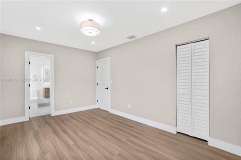 Villa ou maison à vendre à Miami, Floride: 3 chambres, 119.57 m2 № 2003907 - photo 14
