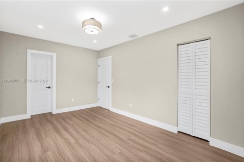 Villa ou maison à vendre à Miami, Floride: 3 chambres, 119.57 m2 № 2003907 - photo 13