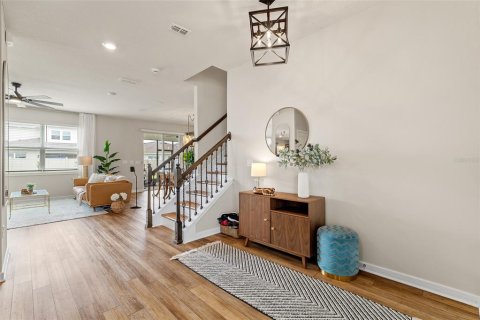 House in Orlando, Florida 4 bedrooms, 224.45 sq.m. № 2266930 - photo 4