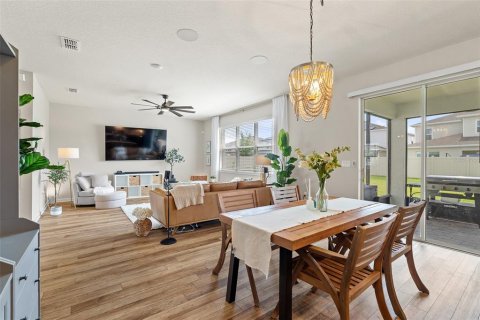 House in Orlando, Florida 4 bedrooms, 224.45 sq.m. № 2266930 - photo 14
