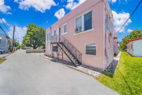 Commercial property in Hollywood, Florida 469.9 sq.m. № 1696490 - photo 6
