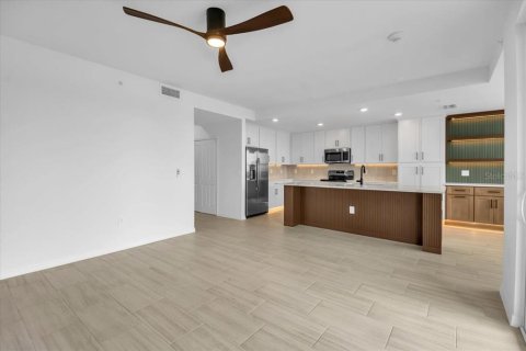 Copropriété à louer à Bradenton, Floride: 2 chambres, 107.4 m2 № 2398445 - photo 17
