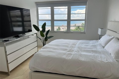 Copropriété à louer à Miami Beach, Floride: 2 chambres, 110.55 m2 № 1931108 - photo 17
