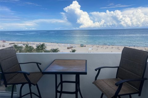 Copropriété à louer à Miami Beach, Floride: 2 chambres, 110.55 m2 № 1931108 - photo 7