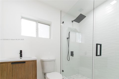 House in Miami, Florida 4 bedrooms № 1744024 - photo 19