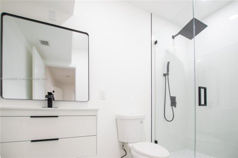 House in Miami, Florida 4 bedrooms № 1744024 - photo 23