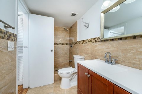 Condominio en alquiler en North Miami, Florida, 2 dormitorios, 83.61 m2 № 1958171 - foto 27