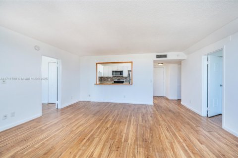 Condominio en alquiler en North Miami, Florida, 2 dormitorios, 83.61 m2 № 1958171 - foto 23