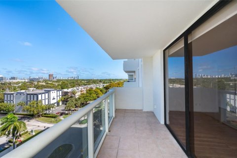 Condominio en alquiler en North Miami, Florida, 2 dormitorios, 83.61 m2 № 1958171 - foto 8