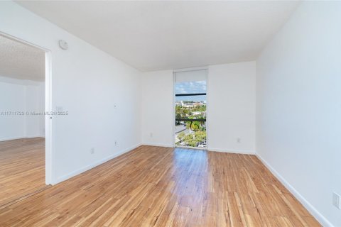 Condominio en alquiler en North Miami, Florida, 2 dormitorios, 83.61 m2 № 1958171 - foto 9