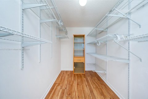 Condominio en alquiler en North Miami, Florida, 2 dormitorios, 83.61 m2 № 1958171 - foto 10