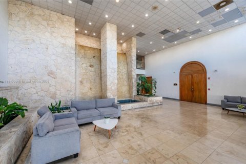 Condominio en alquiler en North Miami, Florida, 2 dormitorios, 83.61 m2 № 1958171 - foto 2