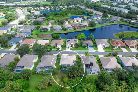 House in Sarasota, Florida 3 bedrooms, 189.43 sq.m. № 2391137 - photo 12