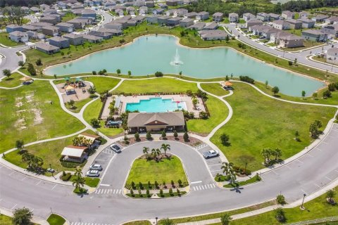 House in Davenport, Florida 5 bedrooms, 234.3 sq.m. № 1770178 - photo 6