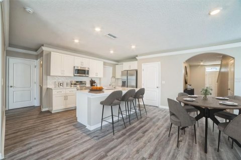 House in Davenport, Florida 5 bedrooms, 234.3 sq.m. № 1770178 - photo 11