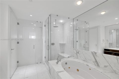 Copropriété à louer à Miami, Floride: 2 chambres, 163.14 m2 № 2384505 - photo 12
