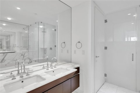 Copropriété à louer à Miami, Floride: 2 chambres, 163.14 m2 № 2384505 - photo 13