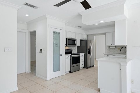 Villa ou maison à vendre à Sarasota, Floride: 3 chambres, 139.17 m2 № 2423634 - photo 11