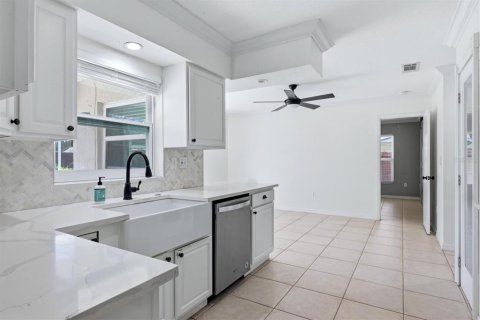 Villa ou maison à vendre à Sarasota, Floride: 3 chambres, 139.17 m2 № 2423634 - photo 12