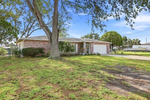 House in Hernando Beach, Florida 3 bedrooms, 147.16 sq.m. № 2229527