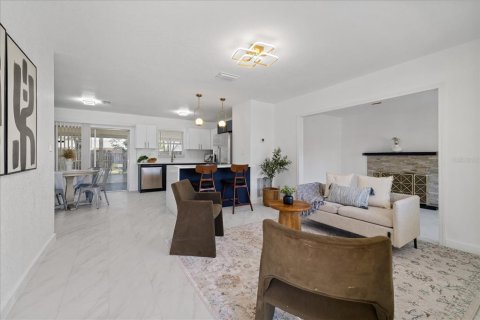 Villa ou maison à vendre à Seminole, Floride: 3 chambres, 107.4 m2 № 2349343 - photo 6