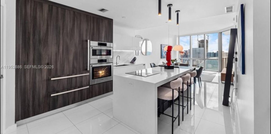 Кондоминиум с 2 спальнями в Майами, Флорида № 2007832