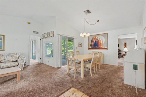 House in Hudson, Florida 3 bedrooms, 135.27 sq.m. № 2216040 - photo 7