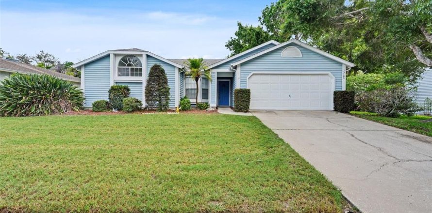 House in Hudson, Florida 3 bedrooms, 135.27 sq.m. № 2216040
