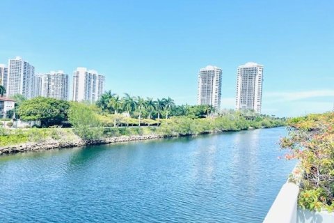 Condo in Aventura, Florida, 2 bedrooms  № 1823891 - photo 21