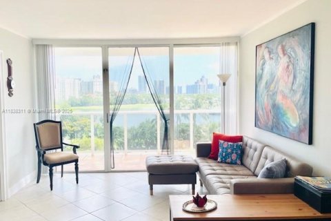 Condo in Aventura, Florida, 2 bedrooms  № 1823891 - photo 3