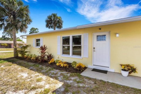 House in Venice, Florida 2 bedrooms, 79.71 sq.m. № 2095871