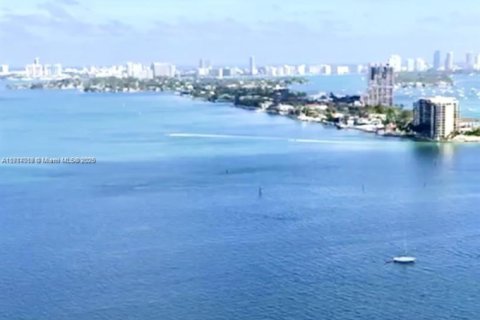 Condo in Miami, Florida, 2 bedrooms  № 1863821 - photo 22