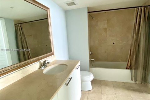 Condo in Miami, Florida, 2 bedrooms  № 1863821 - photo 15
