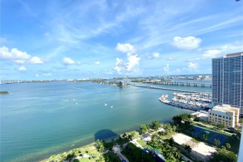 Condo in Miami, Florida, 2 bedrooms  № 1863821 - photo 6