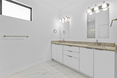 House in Lehigh Acres, Florida 3 bedrooms № 1941498 - photo 26