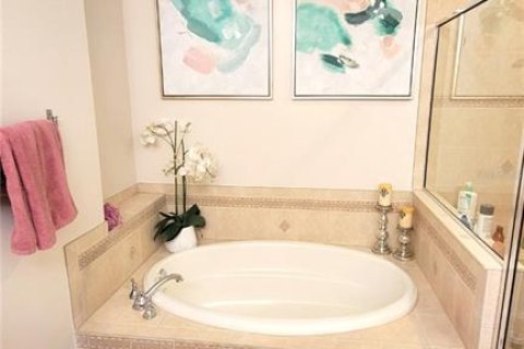 Condominio en alquiler en Orlando, Florida, 2 dormitorios, 188.59 m2 № 1903425 - foto 10