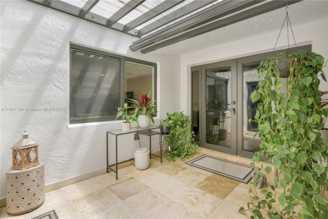 Casa en venta en Miami, Florida, 5 dormitorios, 231.05 m2 № 1889882 - foto 7