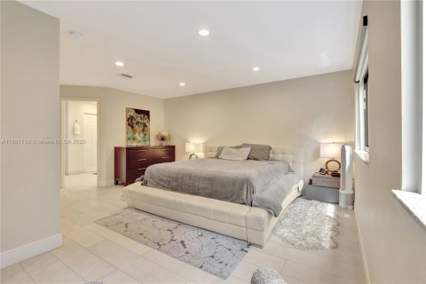 Casa en venta en Miami, Florida, 5 dormitorios, 231.05 m2 № 1889882 - foto 20