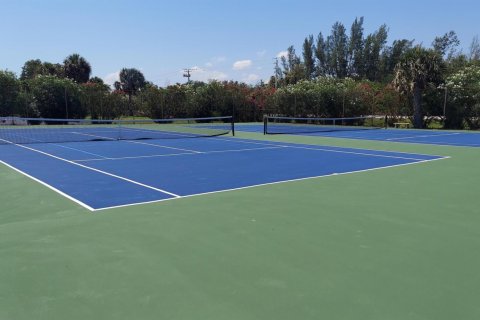 Condo in Jensen Beach, Florida, 2 bedrooms  № 1159606 - photo 1