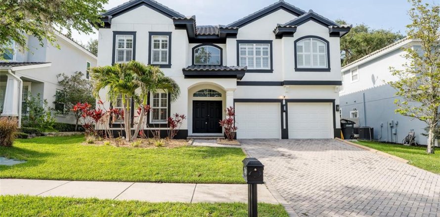 House in Safety Harbor, Florida 4 bedrooms, 330.08 sq.m. № 2092150